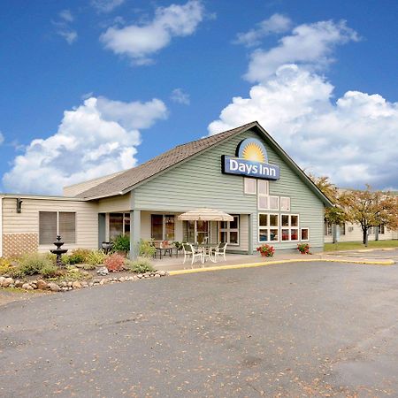 Days Inn By Wyndham International Falls Bagian luar foto